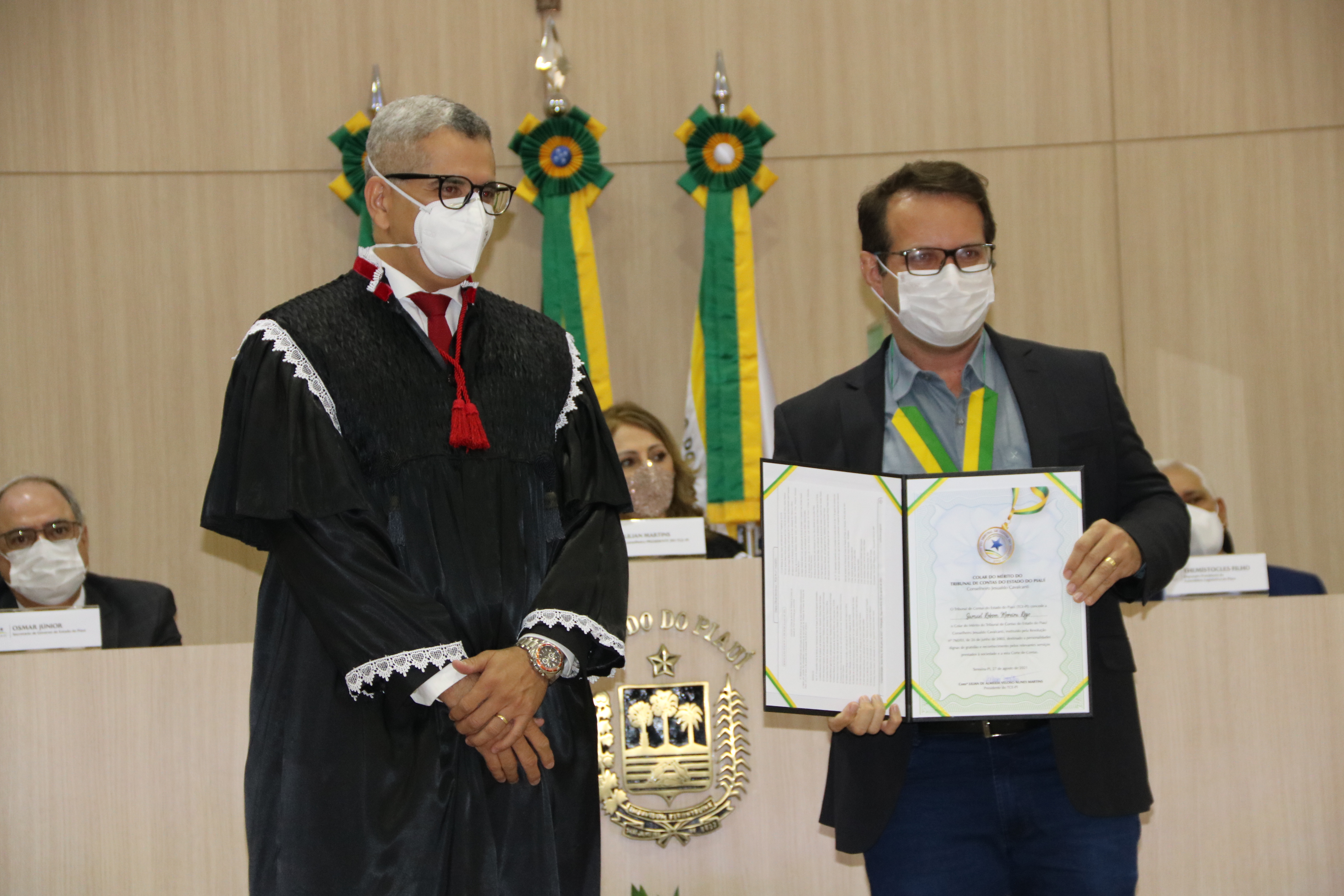 Dr. Samuel Rêgo é agraciado com Colar do Mérito do TCE-PI