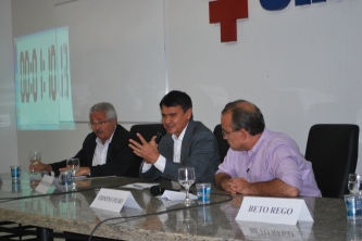 Sindicato dos Médicos realiza debate com os candidatos a prefeito