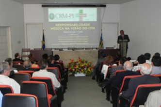 Presidente do Conselho Federal de Medicina abre Congresso falando de Responsabilidade Médica