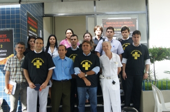 Médicos realizam nova manifestação em frente ao Hospital Lineu Araújo