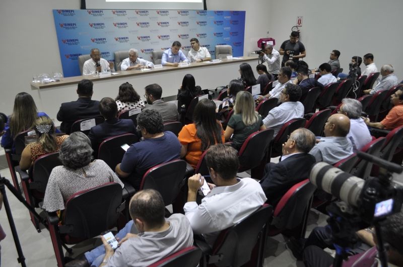 Candidatos ao governo do Piauí falam sobre saúde no Debate 2018 do SIMEPI