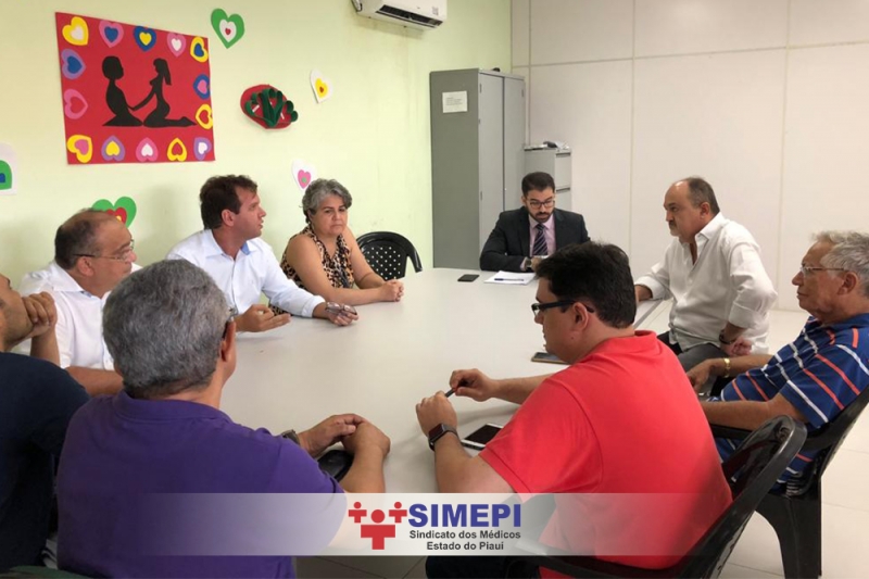 Caravana do SIMEPI se reúne com os médicos de Oeiras (PI)