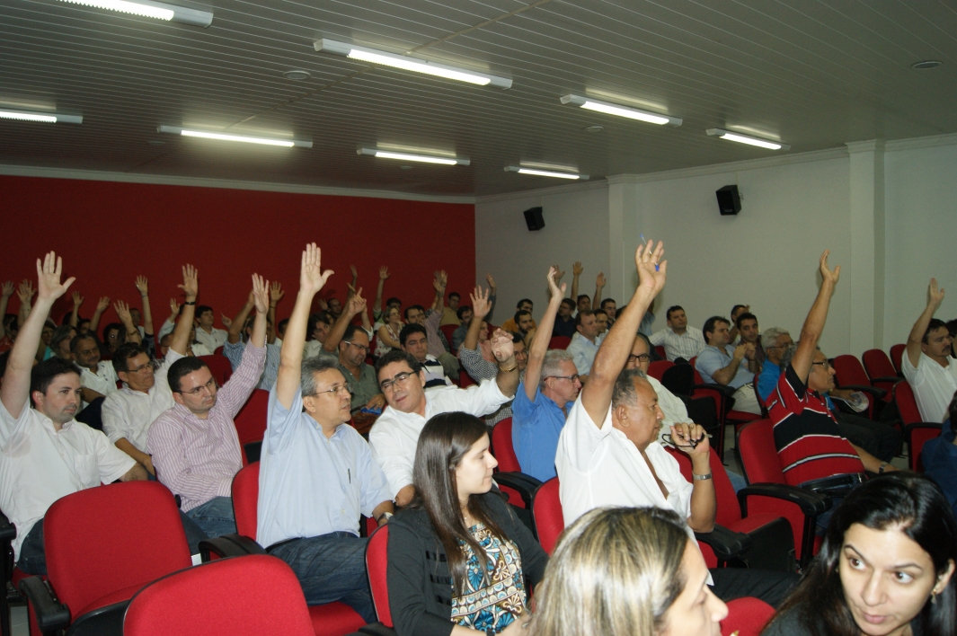 Médicos das redes estadual e municipal vão paralisar atividades