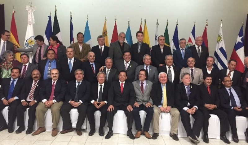 FENAM debate a entrada de capital estrangeiro na saúde na assembleia da Confemel, no México