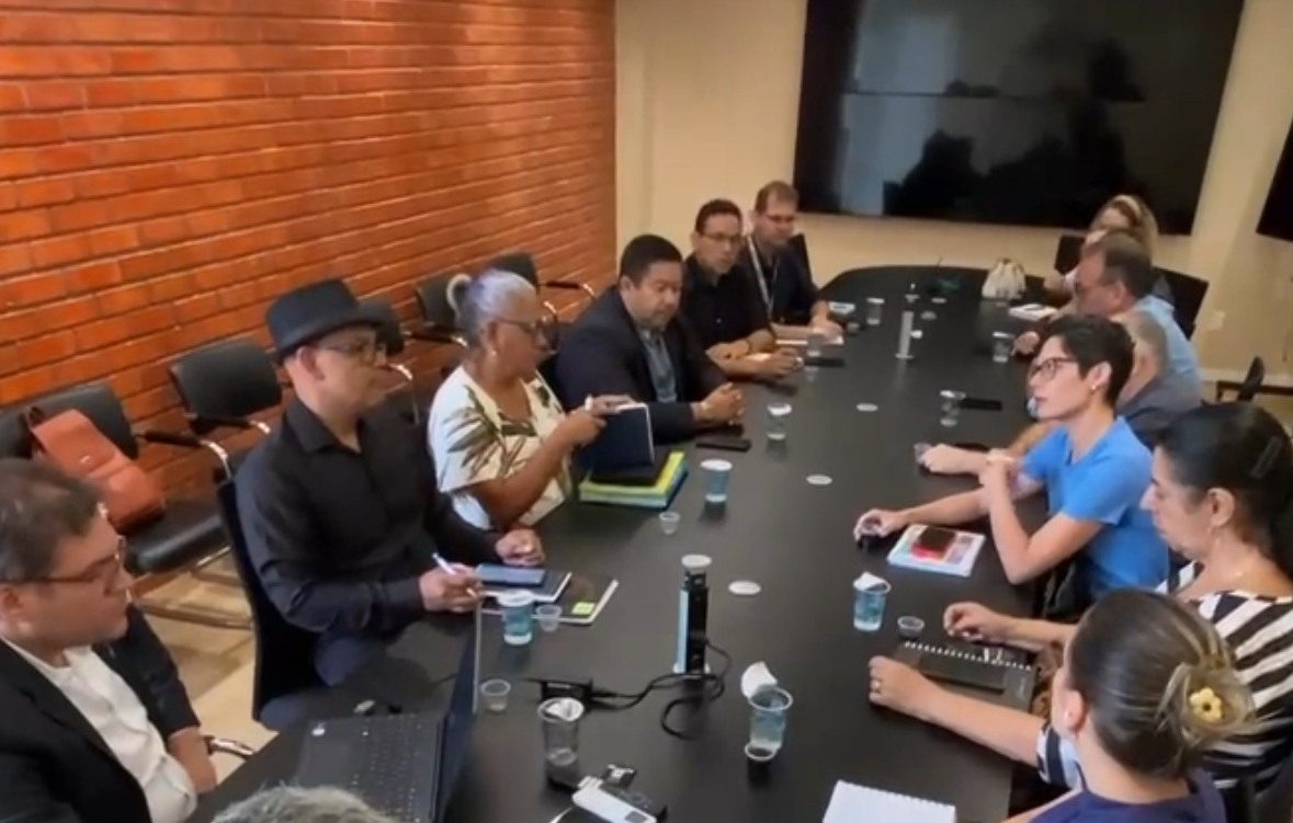 SIMEPI participa de reunião na SESAPI